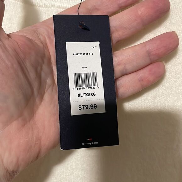 Tommy Hilfiger off white sweater size XL - Picture 4 of 7